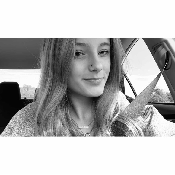 Meet your Posher, Erica - Picture 1 of 1